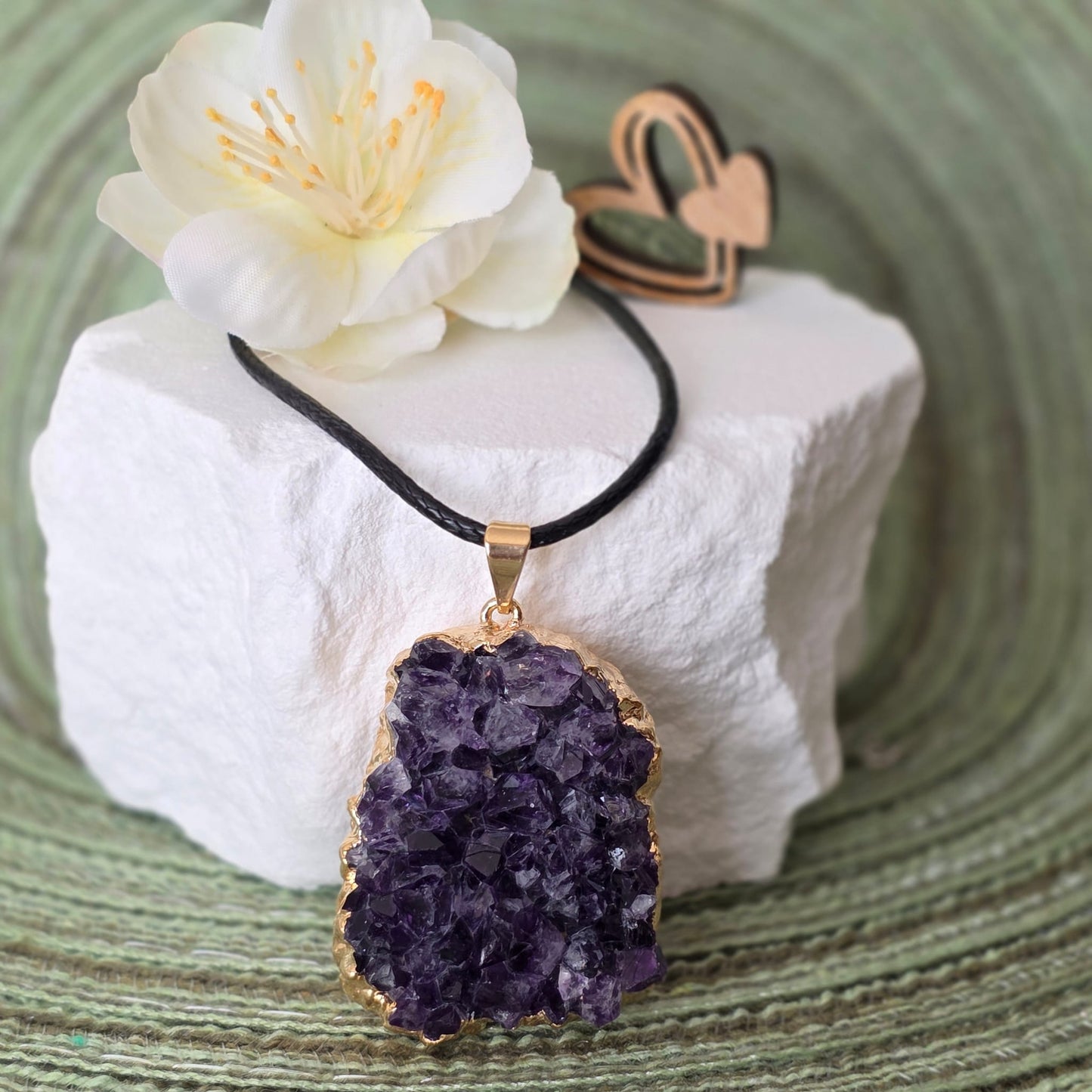 Collier Tara pendentif doré en Druse d'Améthyste