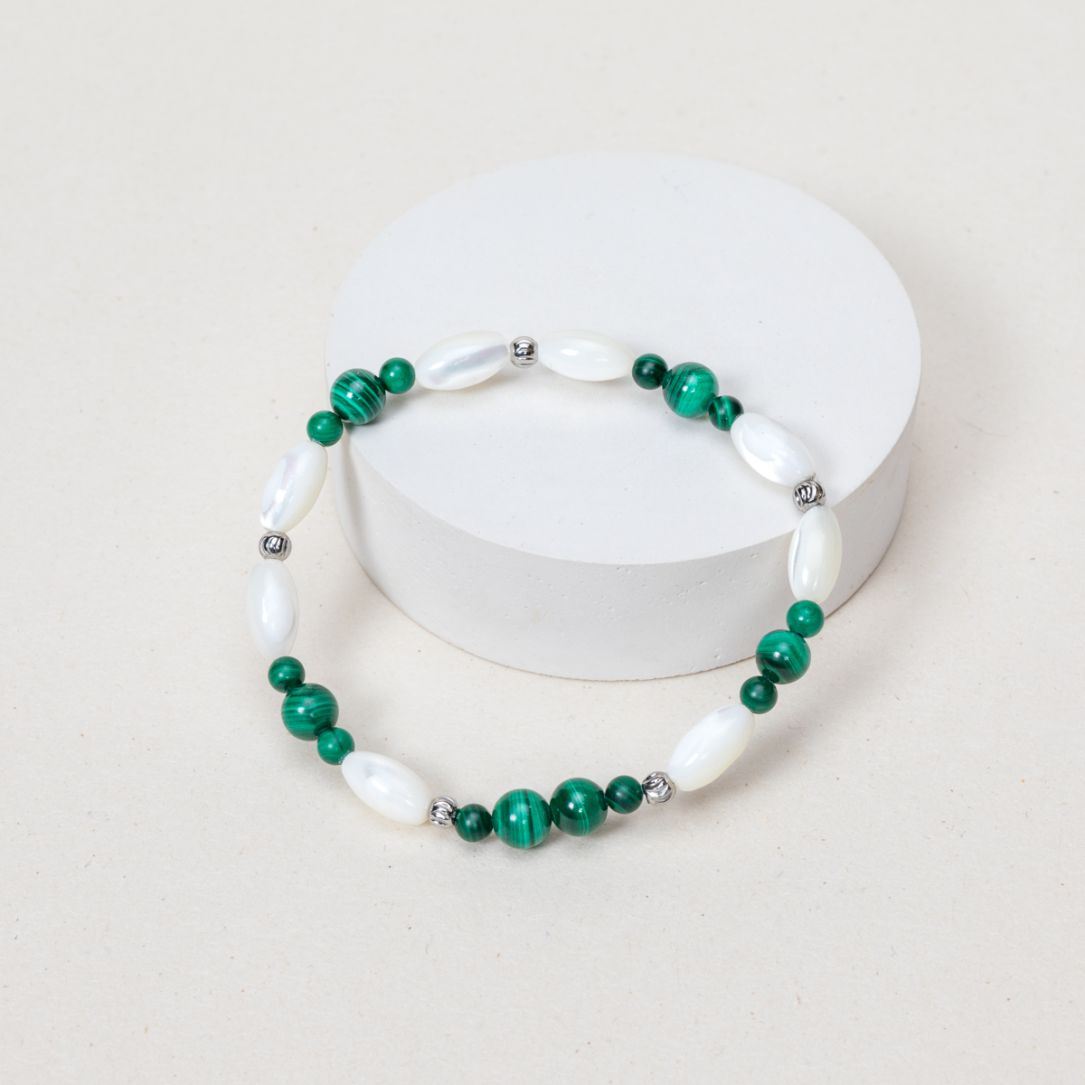 Bracelet en Malachite et Nacre – Harmonie & Douceur intérieure