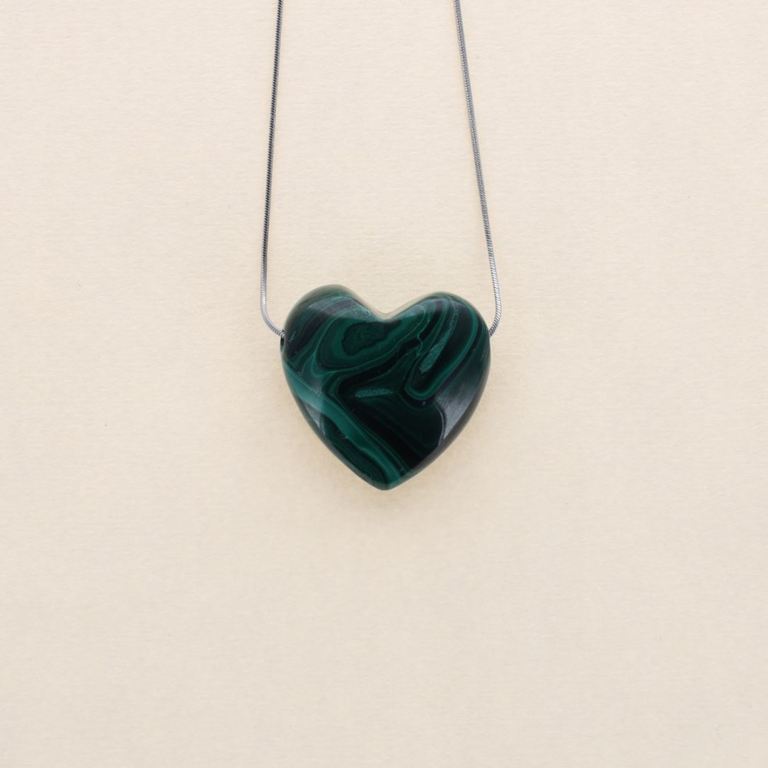 Pendentif Petit Cœur en Malachite – Amour & Transformation