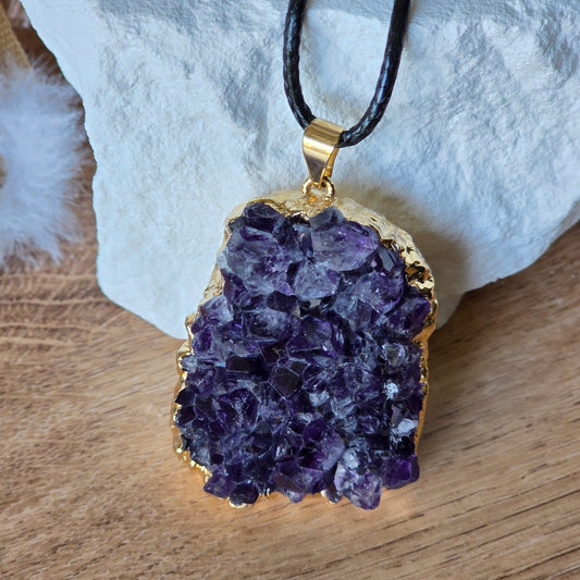Collier Tara pendentif doré en Druse d'Améthyste