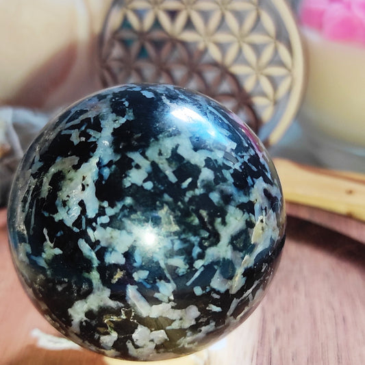 Boule de Gabbro environ 220 g