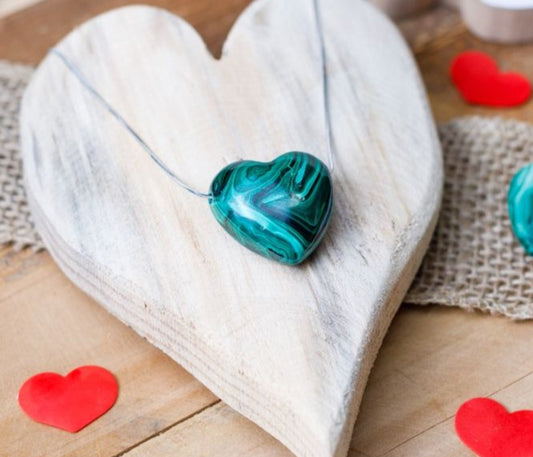 Pendentif Petit Cœur en Malachite – Amour & Transformation